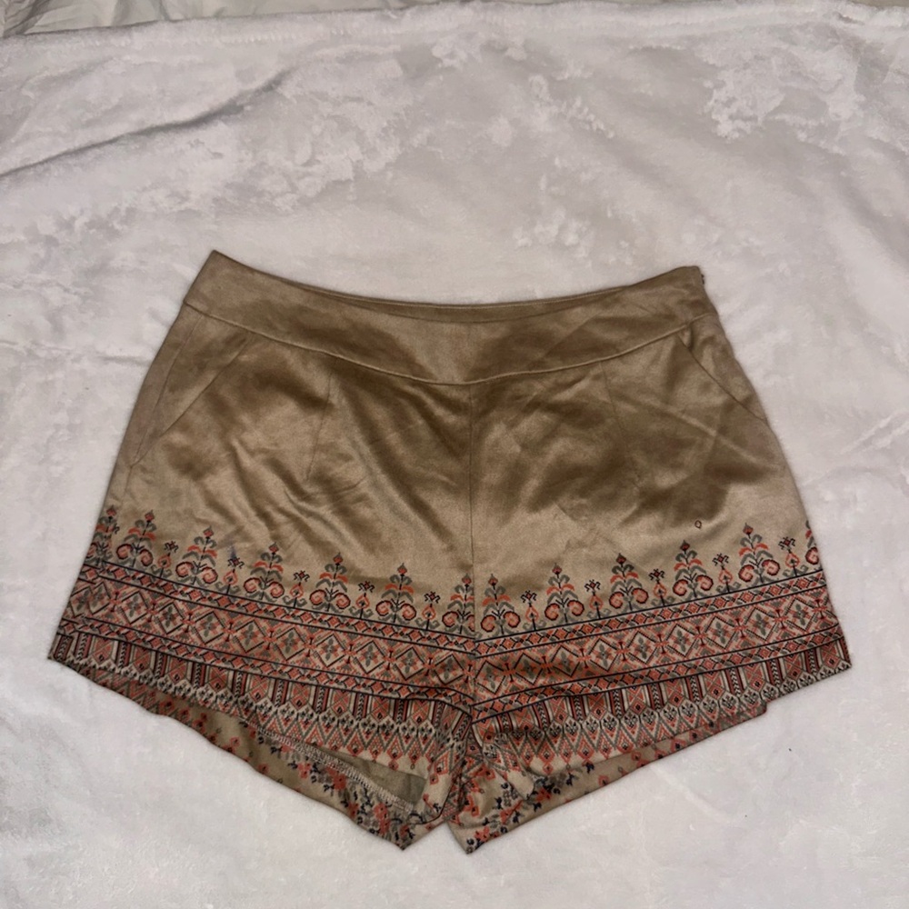 London Fog Tan Embroidered High Waist Shorts